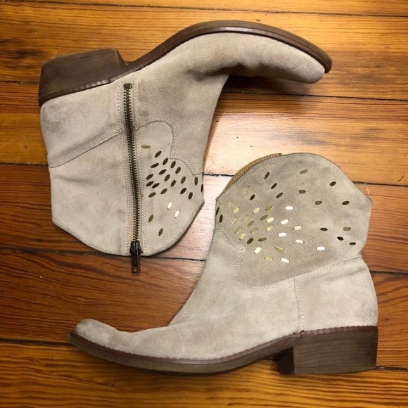 Nine West Faux Suede Western Cowgirl Ankle Zipper Boot Shoe - Picture 1 of 3
